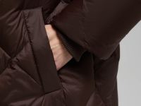 Пуховое пальто с капюшоном и воротником-стойкой