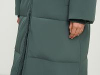 Утепленное пальто свободного силуэта