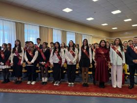 В Якутске начались последние звонки для выпускников