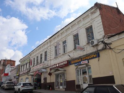 Здание гостиницы на Азовском рынке Павла Епифанова
