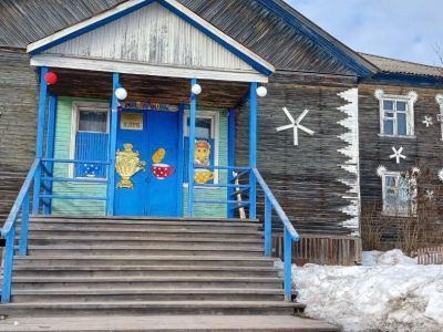 Клуб деревни Печки