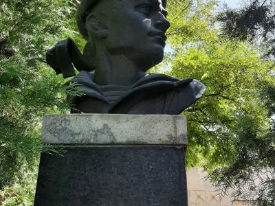 Памятник Герою Советского Союза И.Голубцу