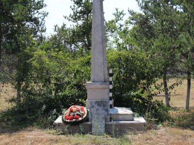 Обелиск воинам, павшим в 1941- 45 гг.