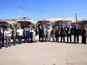 Новые автобусы получили образовательные учреждения Якутии перед Днем знаний