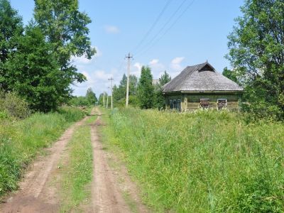 Памятное место, где в 1942 г. гитлеровцами были расстреляны мирные жители за связь с партизанами