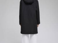 Утепленное пальто с капюшоном