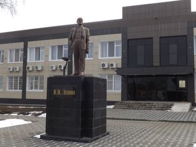 Памятник В.И. Ленину