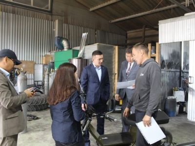 Герой России Игорь Юргин познакомился с работой ключевых предприятий ТОР «Якутия»