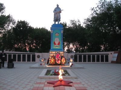 Братская могила 678 советских воинов, погибших в боях с фашистскими захватчиками