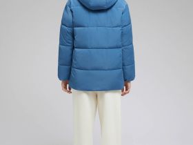 Утепленная куртка с капюшоном