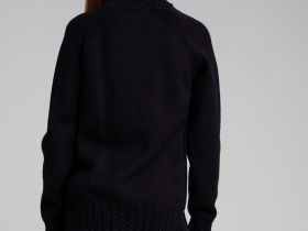 Свитер трикотажный для девочек