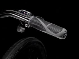 Дорожный велосипед Trek Dual Sport 1 Gen 5, год 2025, цвет Черный-Зеленый, ростовка 16.5