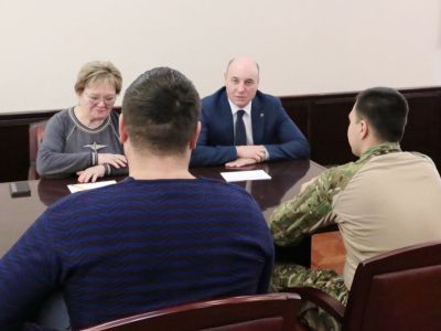 Два клинка для бойцов