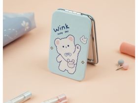 Зеркальце карманное складное MESHU "Lucky bear"