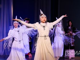 Государственные награды вручили работникам культуры Якутии