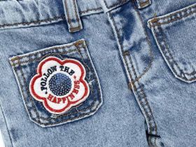 Джинсы для маленькой девочки