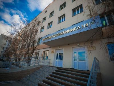 Как работают поликлиники и медслужбы в праздничные выходные