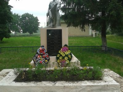 Братская могила воинов, погибших в 1943 г.