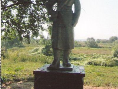 Братская могила 5 советских воинов, погибших в 1941 г. в бою с немецко-фашистскими захватчиками