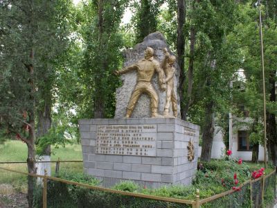 Братская могила советских разведчиков-десантников