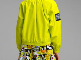 Куртка текстильная с полиуретановым покрытием для девочек (ветровка)