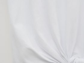 Футболка с узлом