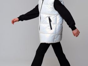 Жилет текстильный с полиуретановым покрытием для девочек