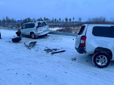 ДТП с выездом на встречную полосу произошло в Вилюйском районе