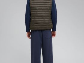 Утепленный стеганый жилет