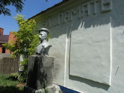 Бюст героя гражданской войны С.П. Сараева