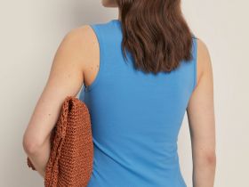 Майка приталенного силуэта