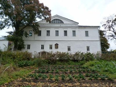 Монастырские здания