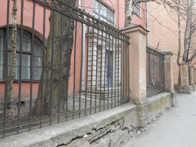 Ограда по Кирилловской улице