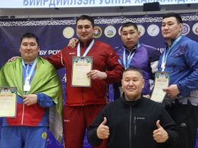 Определены новые чемпионы Якутии по мас-рестлингу