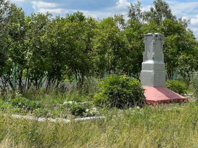 Братская могила участников гражданской войны, погибших за власть Советов в 1918-1921 гг.