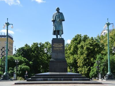 Памятник Н.В.Гоголю