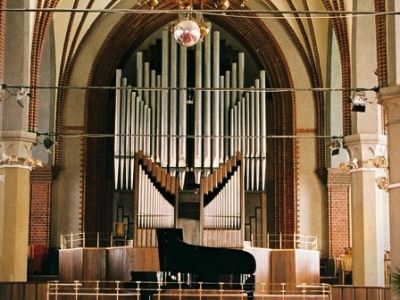 Музыка танцующего снега: орган, рояль, гобой и альт