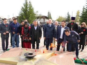 Вилюйск преображается: в День города на набережной «Поющие пески» зазвучала новая музыка