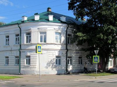 Дом жилой с лавкой