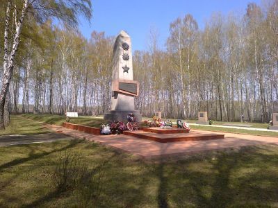 Мемориальный комплекс на братских могилах