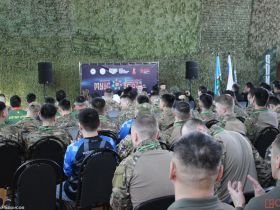 Герои России встретились с участниками фестиваля «Муус Устар»