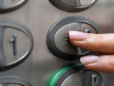 Что делать, если застрял в лифте