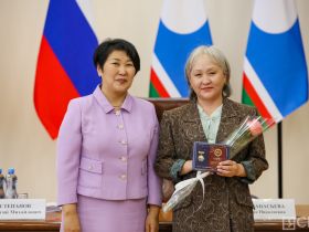 Государственные награды вручили медицинским работникам Якутии