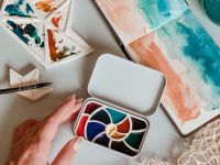 Палетка для красок "Ракушка" 9х6 см, цвет черный, пластик белый