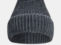 Вязаная шапка из коллаборации с maneken