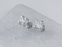 Пусеты из белого золота с бриллиантами э4701пс06200855