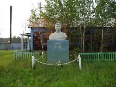 Памятник Н.Д. Субурусскому