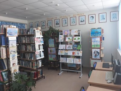 Библиотека п. Снежного