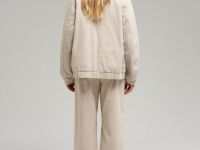 Легкий бомбер из вельвета с искусственным утеплите