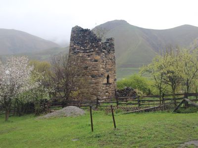 Сторожевая башня Гуриевых и культовое здание